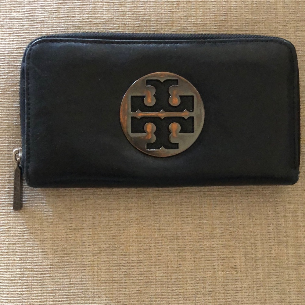 Tory Burch Zip Wallet